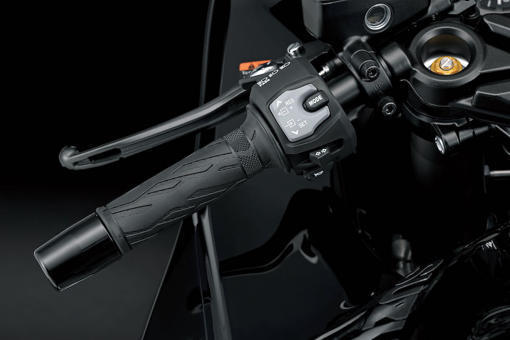 Simple handlebar mounted controls