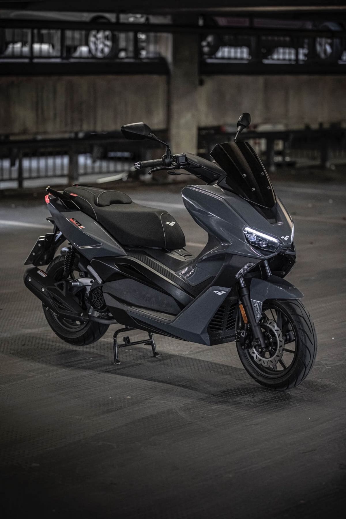 Lexmoto Aura 125 Scooter