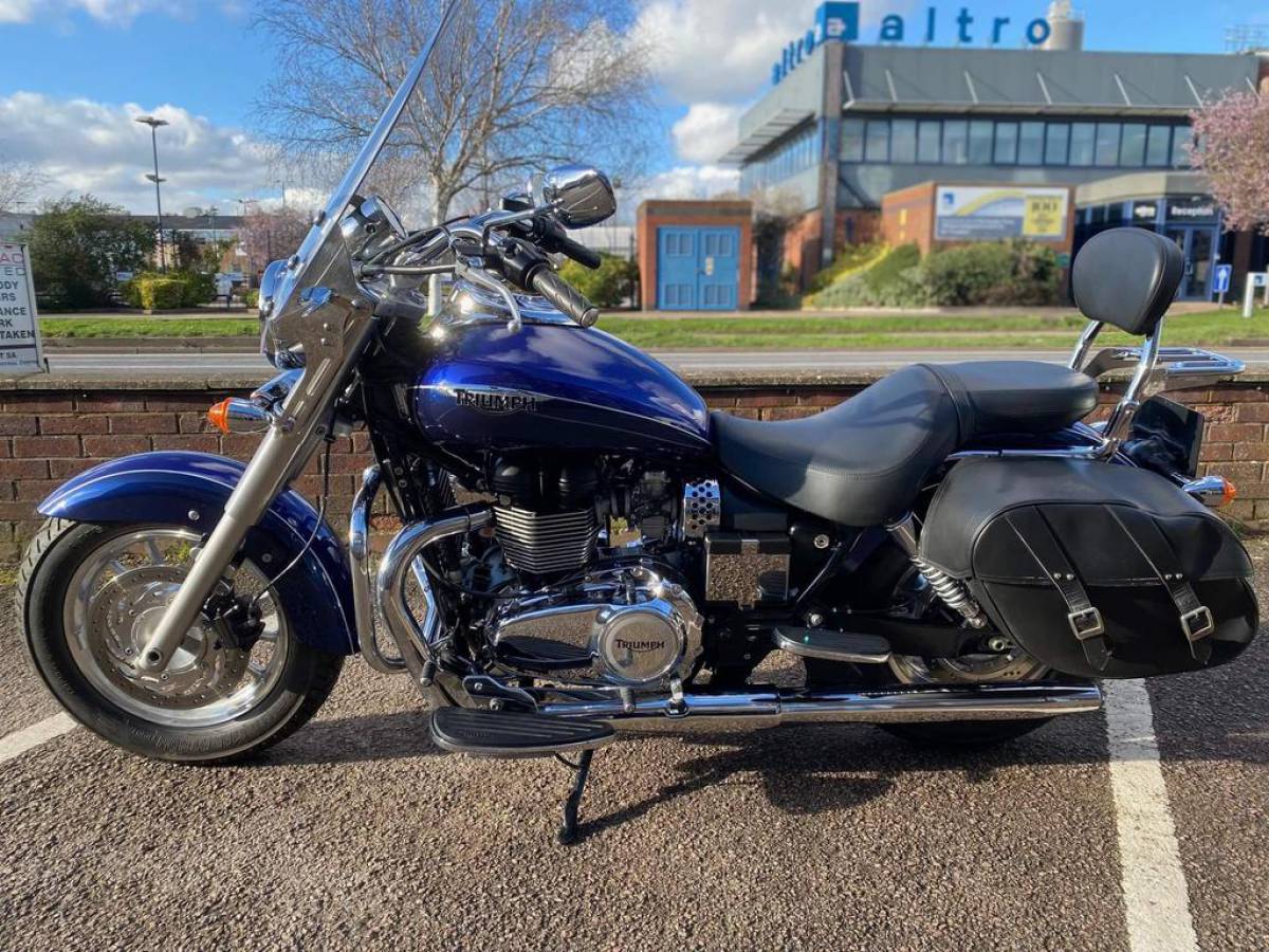 triumph america 865