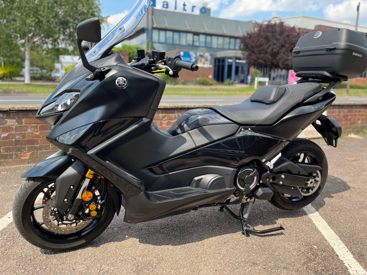 Yamaha T Max 560